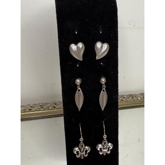 Set of three Silver Tone Vintage Earrings, Silver Heart Studs, Leave Drop Earrin - Picture 4 of 10